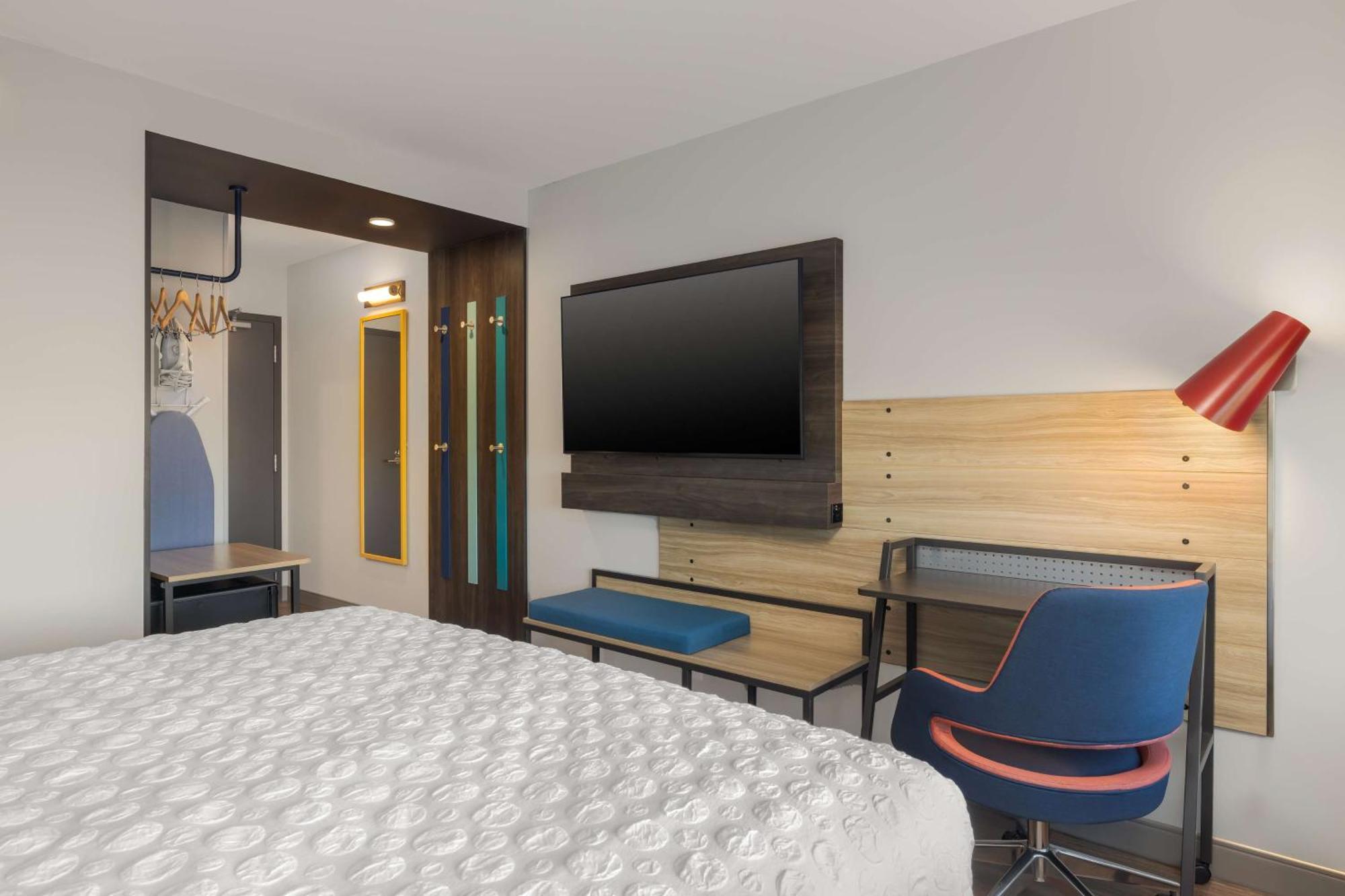 Tru By Hilton Oshkosh Hotel Exterior photo